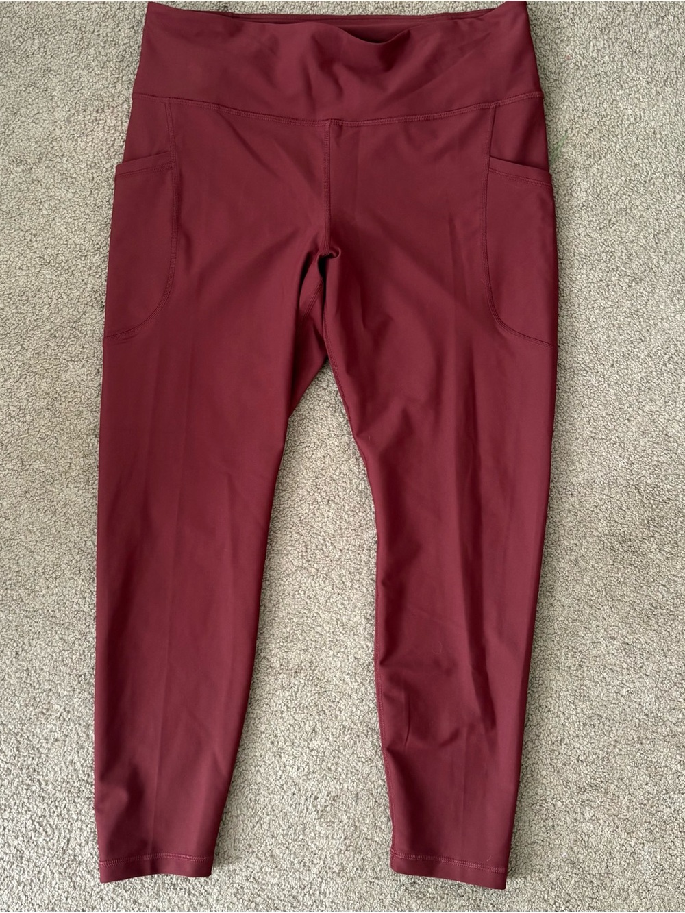 Old Navy Active High-Waist Maroon Leggings with Side Pockets women’s size XL